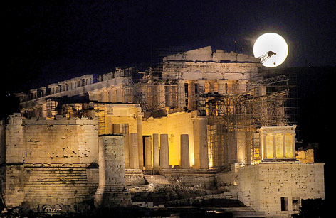 Beleuchteter Akropolis bei Vollmond