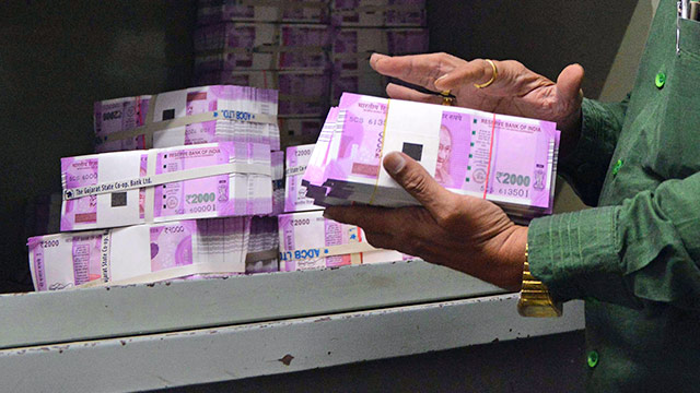Kaum Effekt: Indien kämpft mit Bargeldexperiment