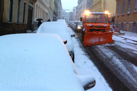 Schneeräumfahrzeug in Wien