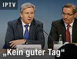 Klaus Wowereit (Bürgermeister Berlin) und Matthias Platzeck (Ministerpräsident Brandenburg) bei der Pressekonferenz