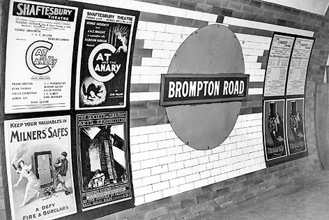 Archivaufnahme der U-Bahn-Station Brompton Road in London