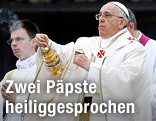 Papst Franziskus mit Weihrauch