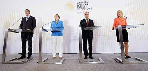 Serbiens Premier Aleksandar Vucic, die deutsche Bundeskanzlerin Angela Merkel, Österreichs Bundeskanzler und EU-Außenbeauftragte Federica Mogherini