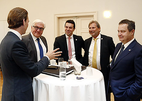 Außenminister Kurz, der deutsche Außenminister Steinmeier, der mazedonische Außenminister Poposki, EU-Erweiterungskommissar Hahn und der serbische Außenminister Dacic