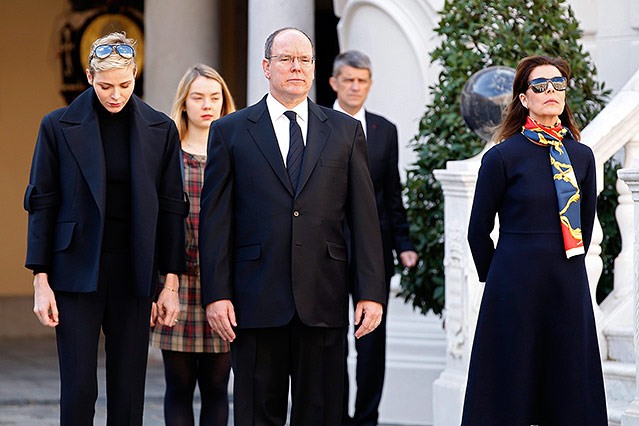 
Prince Albert von Monaco, Princessin Charlene, Princessin Alexandra, und weitere Mitglieder des Monegassischen Königshauses bei einer Gedenkminute 