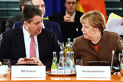 SPD-Chef Sigmar Gabriel und die deutsche Bundeskanzlerin Angela Merkel