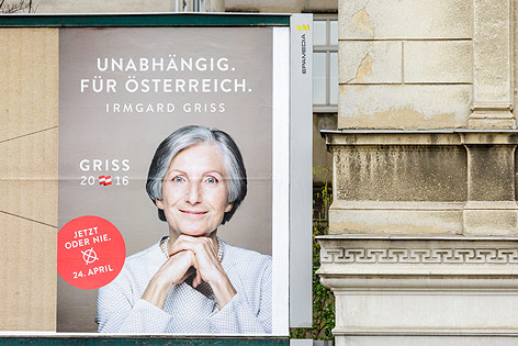 Wahlplakate von Irmgard Griss