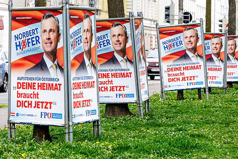 Wahlplakate von Norbert Hofer