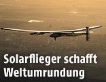 Das Flugzeug "Solar Impulse 2" über Spanien