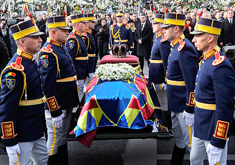 Ehrenbegräbnis für den rumänischen König Michael I.
