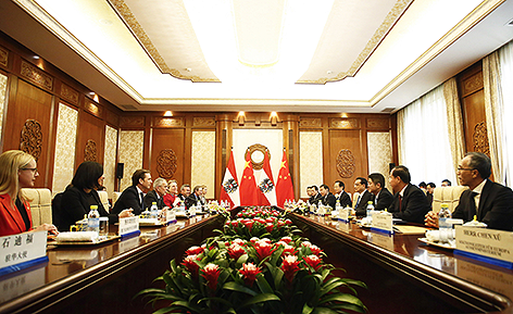 Die beiden Delegationen von Österreich und China